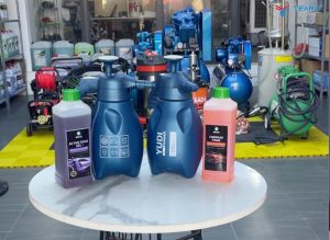 Rửa Xe Tại Nhà Nhanh Chóng Với Bình Xịt Bọt Tuyết Cầm Tay Tại Đà Nẵng