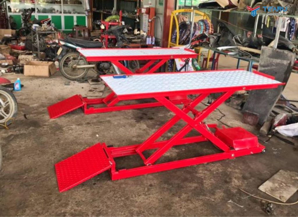 Bàn nâng điện xe máy giúp tăng năng suất làm việc