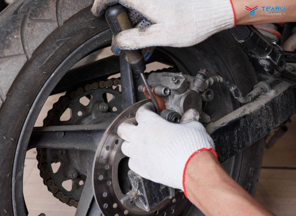 Lốp và phanh là hai hạng mục quan trọng cần thường xuyên kiểm tra