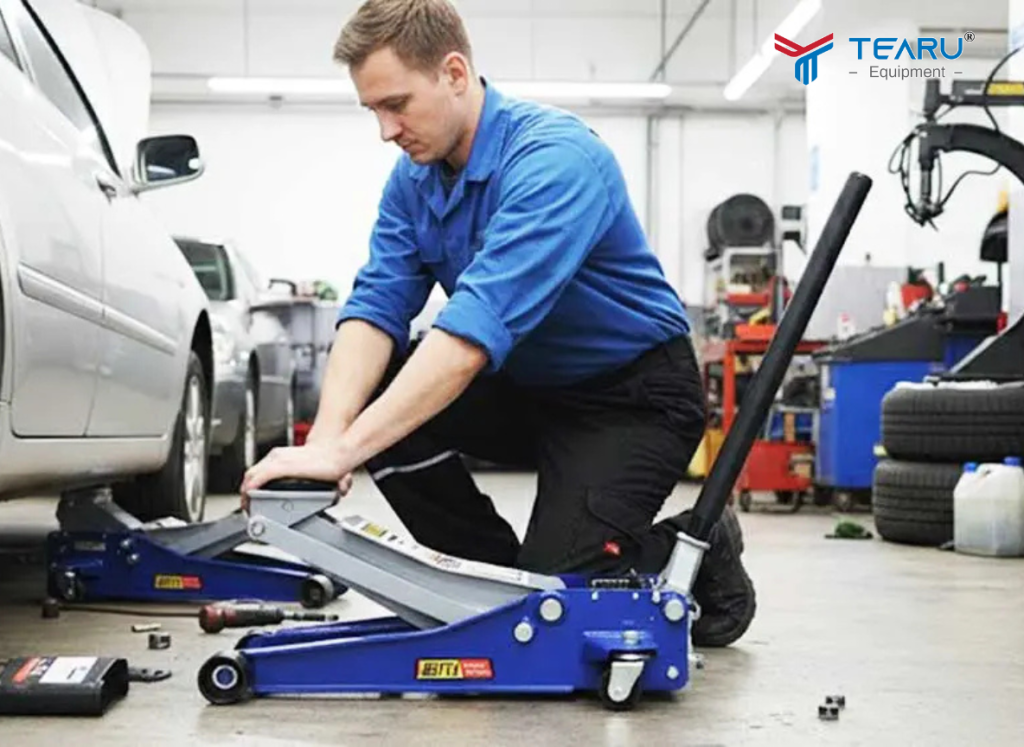 Kích Cá Sấu Nâng Ô Tô: Loại Nào Phù Hợp Cho Gara Nhỏ? 1 Kích Cá Sấu Nâng Ô Tô: Loại Nào Phù Hợp Cho Gara Nhỏ?