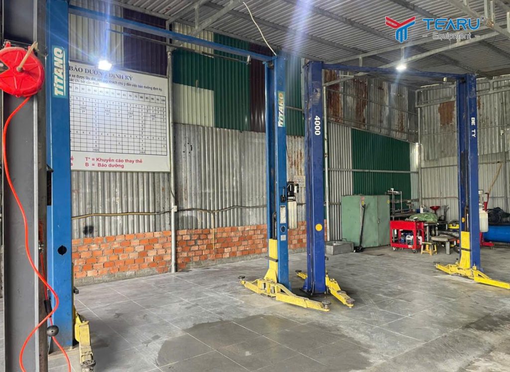 So Sánh Chi Phí Đầu Tư Cầu Nâng Cắt Kéo Và Cầu Nâng 2 Trụ Cho Gara Ô Tô 2 Cầu nâng 2 trụ phù hợp với gara sửa chữa tổng hợp