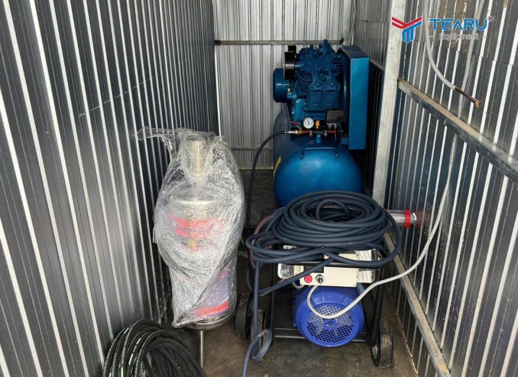 Những Sai Lầm Khi Lắp Đặt Hệ Thống Khí Nén Cho Tiệm Rửa Xe 3 Đặt máy nén khí ở nơi có mái che không bị tạt nước