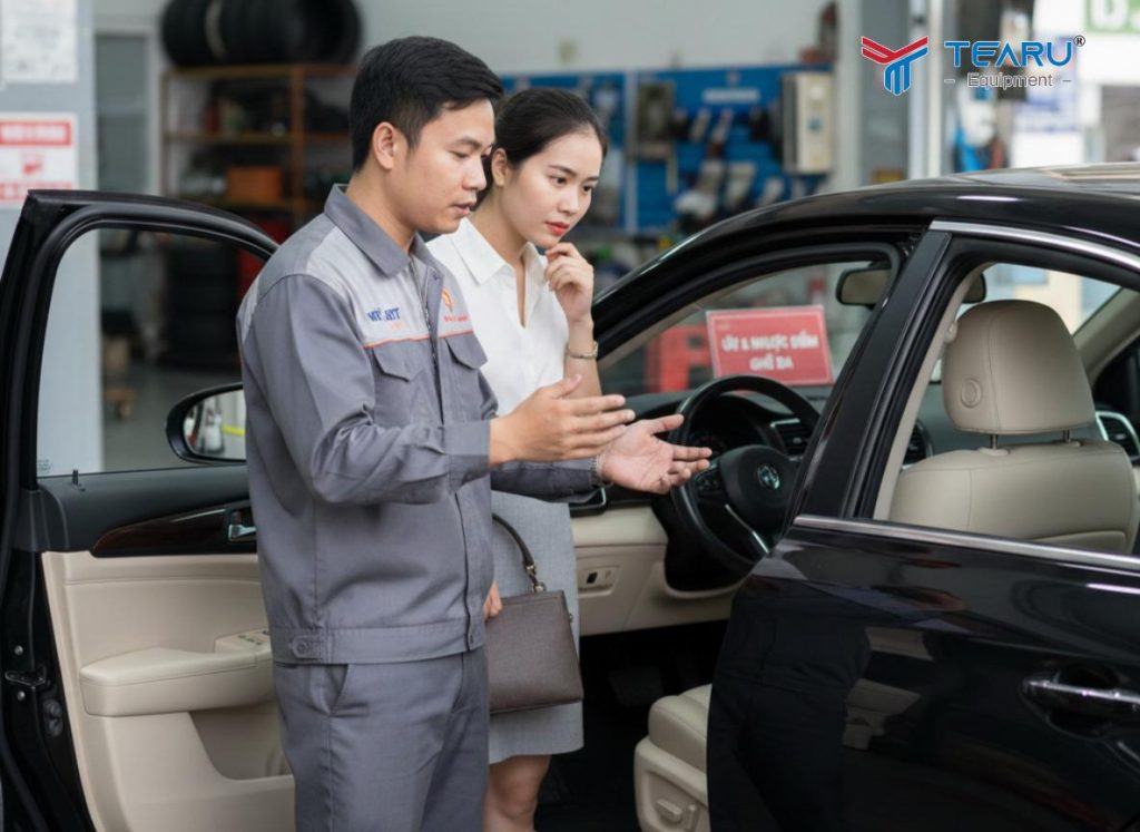 Chọn Ghế Da Hay Ghế Nỉ Cho Ô Tô Mới Mua – Kinh Nghiệm Thực Tế Từ Gara 1 Chọn Ghế Da Hay Ghế Nỉ Cho Ô Tô Mới Mua – Kinh Nghiệm Thực Tế Từ Gara