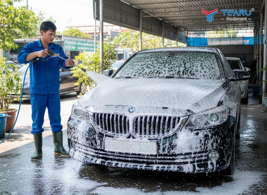 Giải Đáp: Nước Rửa Xe Không Chạm Có Làm Xỉn Màu Phần Mạ Crom Trên Xe? 1 Giải Đáp: Nước Rửa Xe Không Chạm Có Làm Xỉn Màu Phần Mạ Crom Trên Xe?