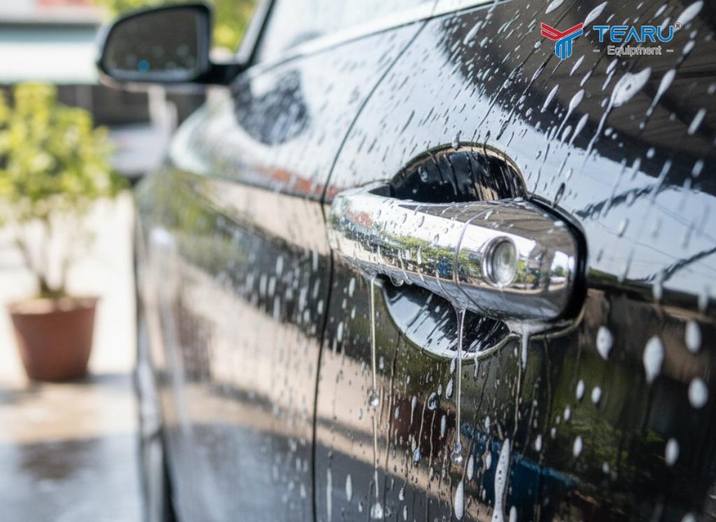 Giải Đáp: Nước Rửa Xe Không Chạm Có Làm Xỉn Màu Phần Mạ Crom Trên Xe? 3 Sử dụng nước rửa xe không chạm chính hãng, pha đúng liều lượng giúp giữ màu sáng bóng của lớp crom