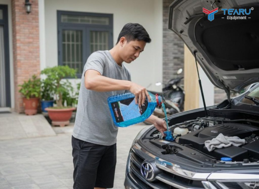 Cách Tự Kiểm Tra Và Châm Nước Rửa Kính Ô Tô Tại Nhà Đúng Chuẩn Gara 1 Cách Tự Kiểm Tra Và Châm Nước Rửa Kính Ô Tô Tại Nhà Đúng Chuẩn Gara