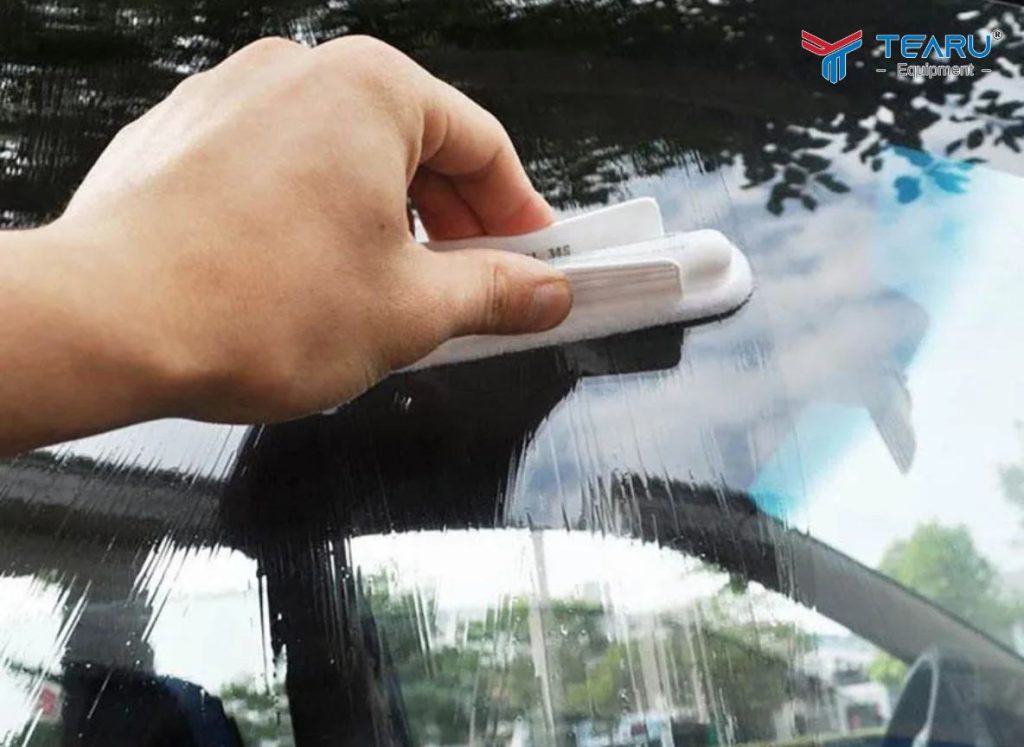 Tại Sao Nên Phủ Nano Kính Lái? Lợi Ích Thực Tế Khi Sử Dụng 5 Để đạt hiệu quả tối ưu bạn nên đến gara uy tín để phủ nano cho kính xe