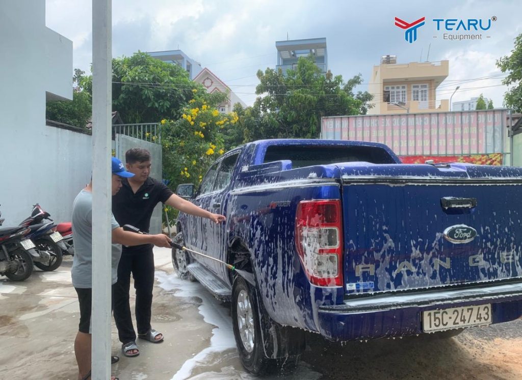 Những Sai Lầm Thường Gặp Khi Mở Tiệm Rửa Xe Và Cách Tránh 3 Cần đào tạo nhân viên có tay nghề bài bản khi mỏ tiệm rửa xe