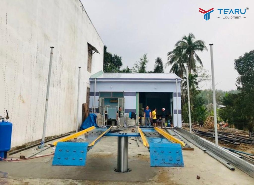 Cầu nâng 1 trụ lắp nổi nhập khẩu Ấn Độ