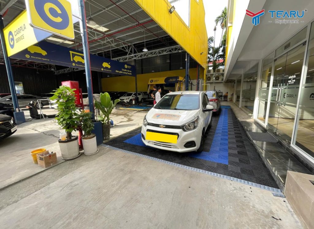 Tấm Nhựa Lót Sàn Rửa Xe Tại Đà Nẵng – Chống Trơn, Thoát Nước Tốt, Giá Phải Chăng 1 Tấm Nhựa Lót Sàn Rửa Xe Tại Đà Nẵng – Chống Trơn, Thoát Nước Tốt, Giá Phải Chăng