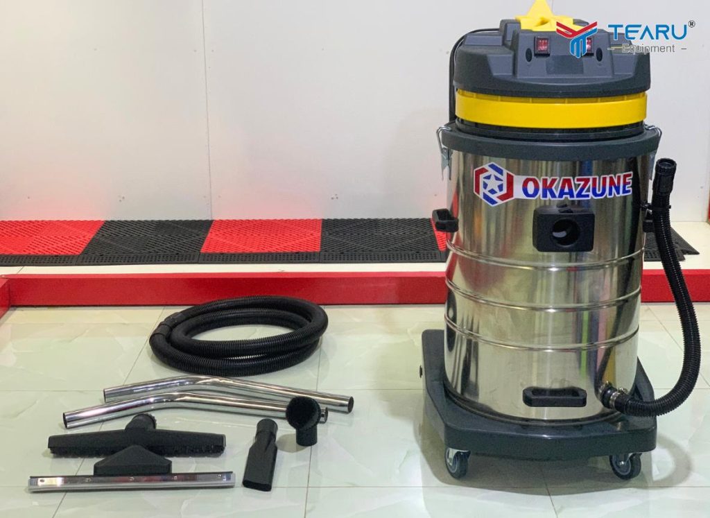 Máy hút bụi dùng để vệ sinh nội thất