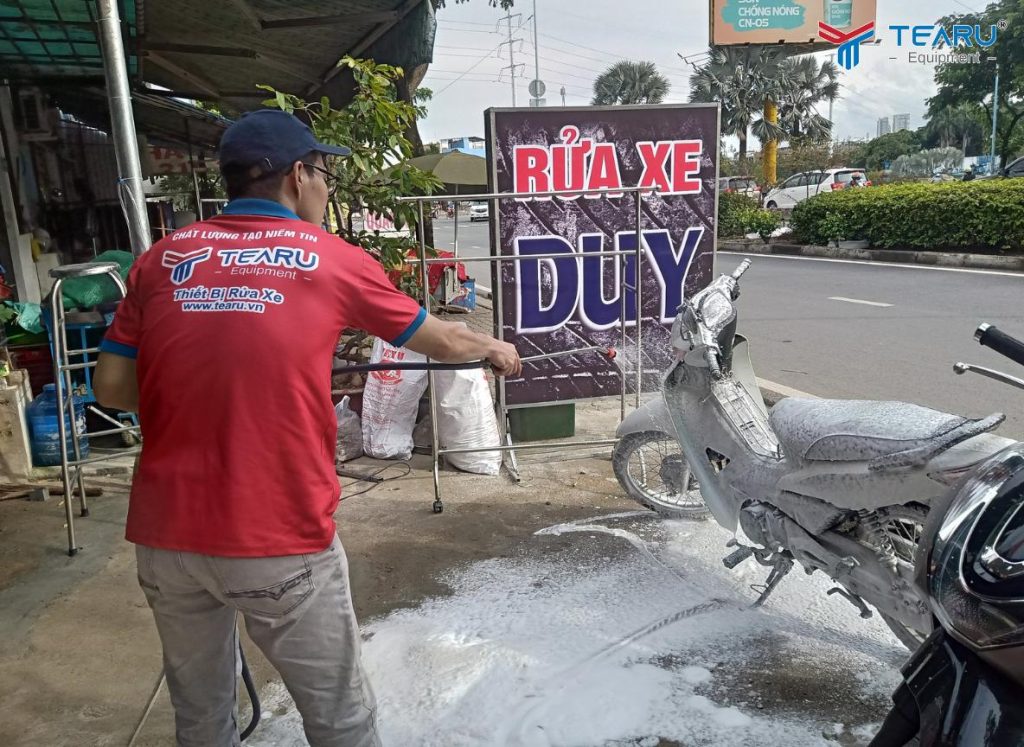 Kinh Nghiệm Sử Dụng Dung Dịch Rửa Xe Không Chạm Đúng Cách, Không Hại Xe 1 Kinh Nghiệm Sử Dụng Dung Dịch Rửa Xe Không Chạm Đúng Cách, Không Hại Xe