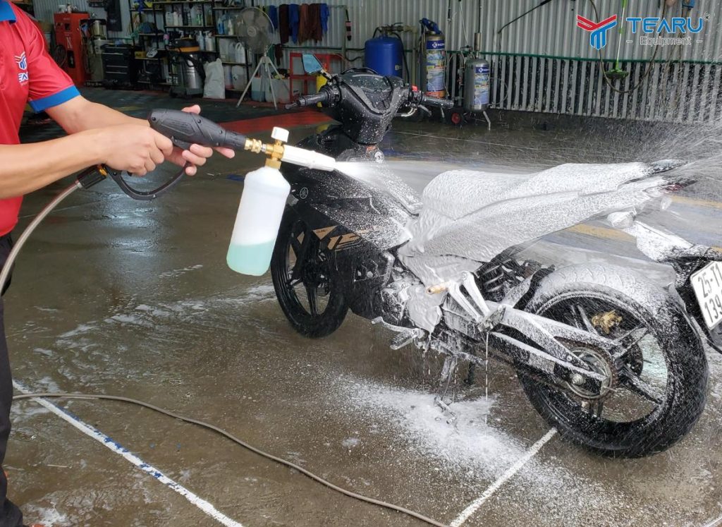 Hướng Dẫn Sử Dụng Súng Phun Bình Bọt Tuyết Đúng Cách, Ít Hao Dung Dịch 1 Hướng Dẫn Sử Dụng Súng Phun Bình Bọt Tuyết Đúng Cách, Ít Hao Dung Dịch