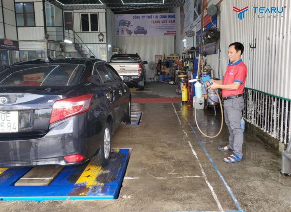 Hướng Dẫn Sử Dụng Súng Phun Bình Bọt Tuyết Đúng Cách, Ít Hao Dung Dịch 4 Sau khi sử dụng Phun nước sạch 1–2 phút để làm sạch đường ống