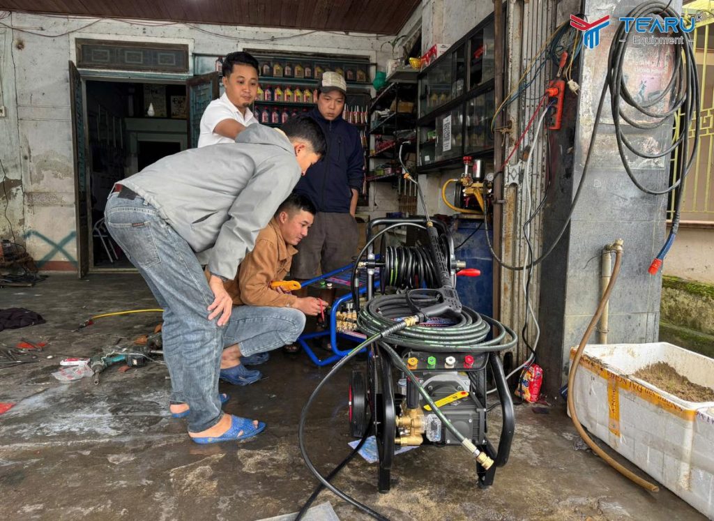 Báo Giá Máy Rửa Xe Cao Áp Mới Nhất 2026 – Cập Nhật Chi Tiết 2 Máy công suất nhỏ phù hợp với tiệm rửa xe máy hoặc lưu lượng xe ít