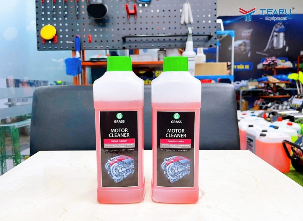 Top 10 Dung Dịch Rửa Xe Tốt Nhất Hiện Nay Được Nhiều Tiệm Tin Dùng 7 Dung dịch rửa khoang động cơ Motor Cleaner mang lại cho khoang máy độ sáng bóng tối đa sau khi dùng