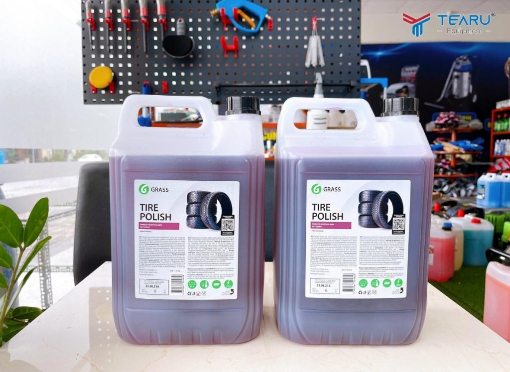 Top 10 Dung Dịch Rửa Xe Tốt Nhất Hiện Nay Được Nhiều Tiệm Tin Dùng 11 Dung dịch dưỡng bóng và làm mới lốp Tire Polish dùng trực tiếp trên bề mặt lốp ô tô, xe máy cho hiệu quả làm đen tức thì đồng thời dưỡng bóng như mới.