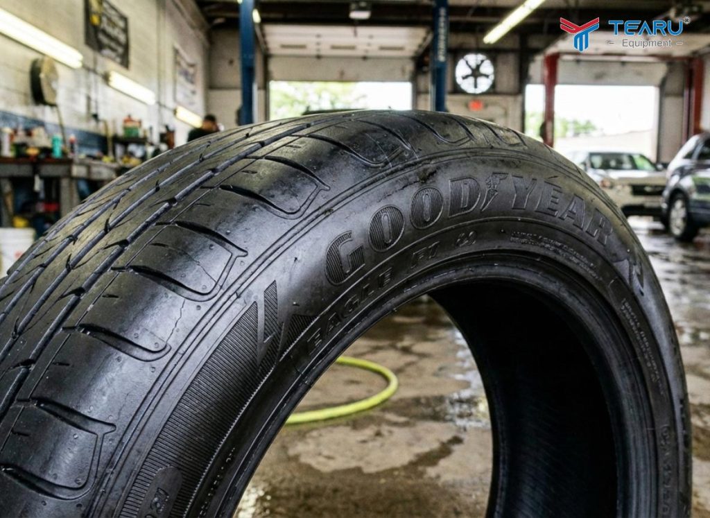 Dung Dịch Dưỡng Bóng Lốp Nào An Toàn Cho Cao Su Năm 2026? 1 Dung Dịch Dưỡng Bóng Lốp Nào An Toàn Cho Cao Su Năm 2026?