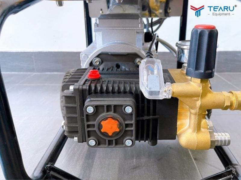 Máy rửa xe cao áp 3.5kw Okazune OK2350 7 Đầu máy nhập khẩu cao cấp