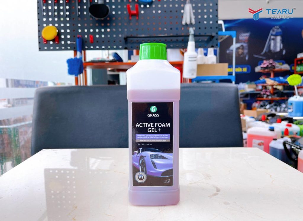 Quy Trình Rửa Xe Không Chạm Chuẩn Nhất Hiện Nay – Nhiều Tiệm Đang Làm Sai 4 Dung dịch rửa xe không chạm Active foam gel+ với bọt dày mịn làm sạch và kéo theo vết bẩn cực tốt