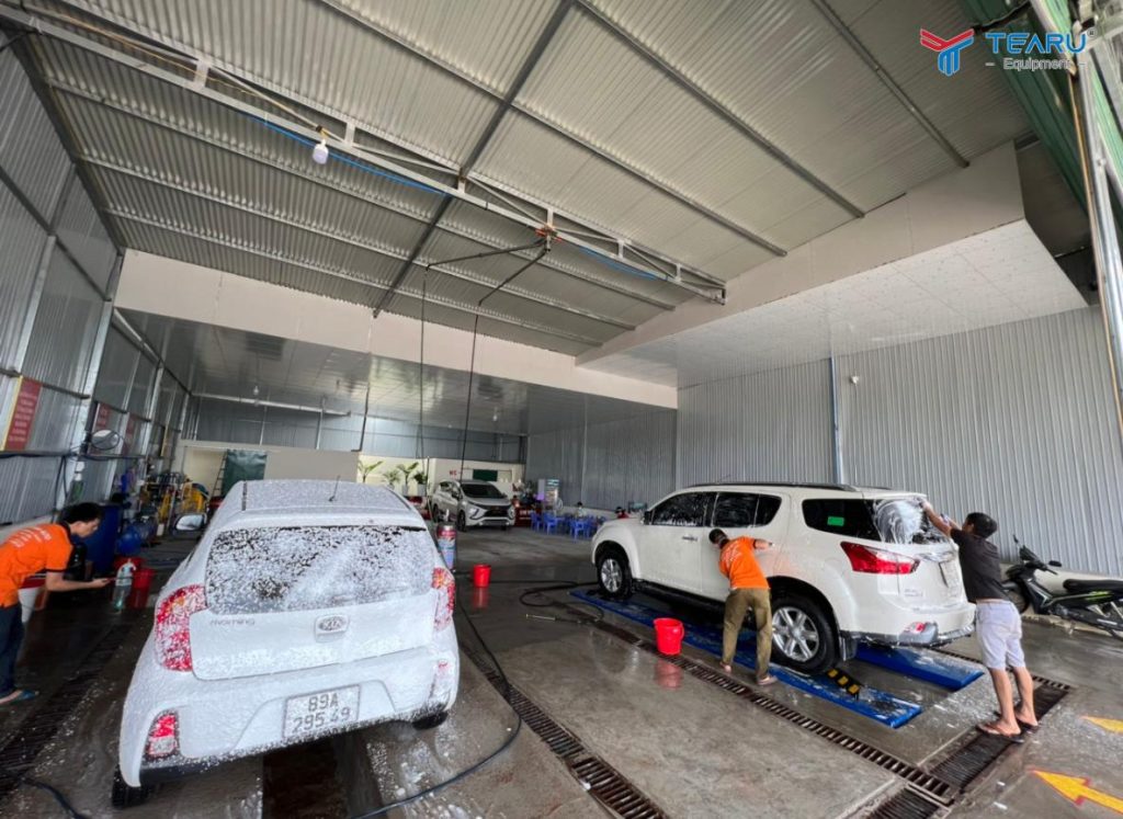 Sai Lầm Khi Pha Dung Dịch Rửa Xe Vào Bình Bọt Tuyết Inox 30L 4 Pha đúng tỉ lệ giúp bọt dày mịn, tiết kiệm dung dịch