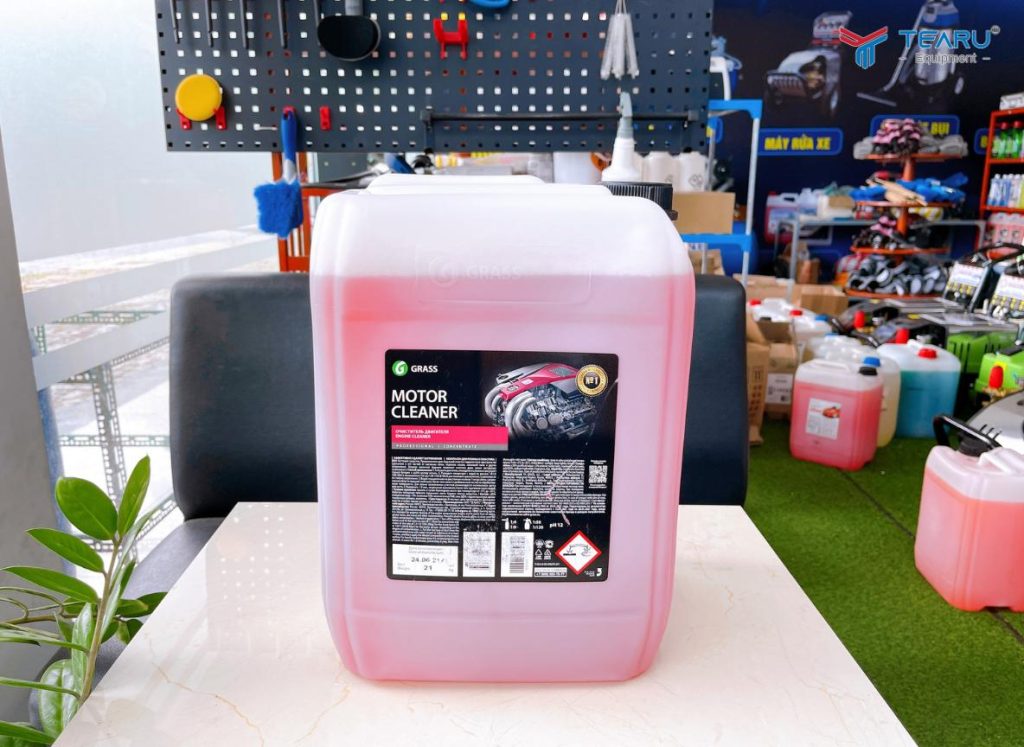 Những Lưu Ý Khi Vệ Sinh Khoang Máy Xe Ô Tô Tại Nhà Để Tránh Những Rủi Ro 6 Công ty Tearu chuyên cung cấp dung dịch rửa và chăm sóc xe uy tín đồng hành cùng hàng trăm tiệm rửa xe trên cả nước