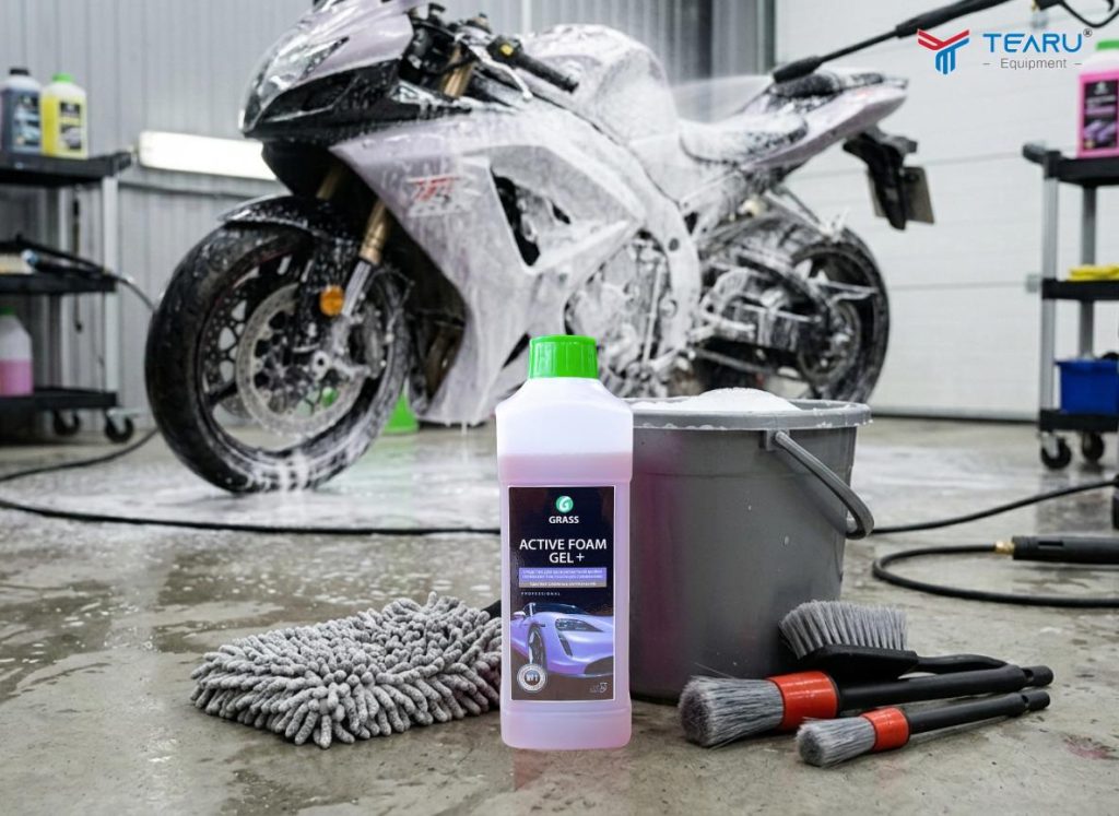 Tự Làm Nước Rửa Xe Máy Tại Nhà: Cách Pha Đơn Giản Ai Cũng Làm Được 4 Dung dịch rửa xe không chạm siêu tiết kiệm Active foam gel+ giúp tiết kiệm thời gian và công sức khi rửa xe máy tại nhà