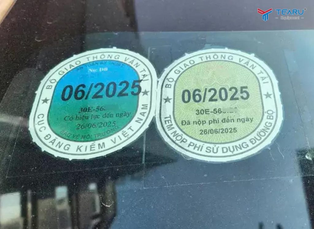 Xe Hết Hạn Đăng Kiểm Vẫn Tham Gia Giao Thông: Mức Phạt Và Quy Định Mới Nhất 3 Để kiểm tra hạn đăng kiểm bạn có thể xem trực tiếp trên tem dán ở kính lái