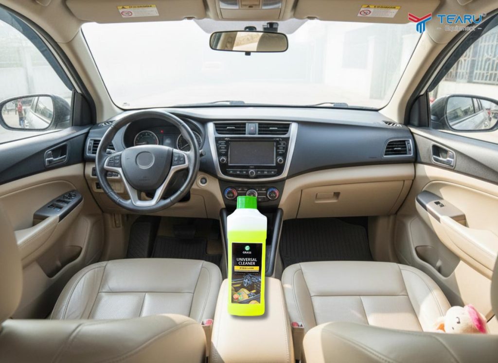 Vệ Sinh Nội Thất Ô Tô Đà Nẵng Tại Nhà: Nhanh, Tiện, Giá Rẻ 3 Dung dịch vệ sinh nội thất Grass Universal cleaner vệ sinh đa năng, an toàn với các chất liệu bên trong xe.