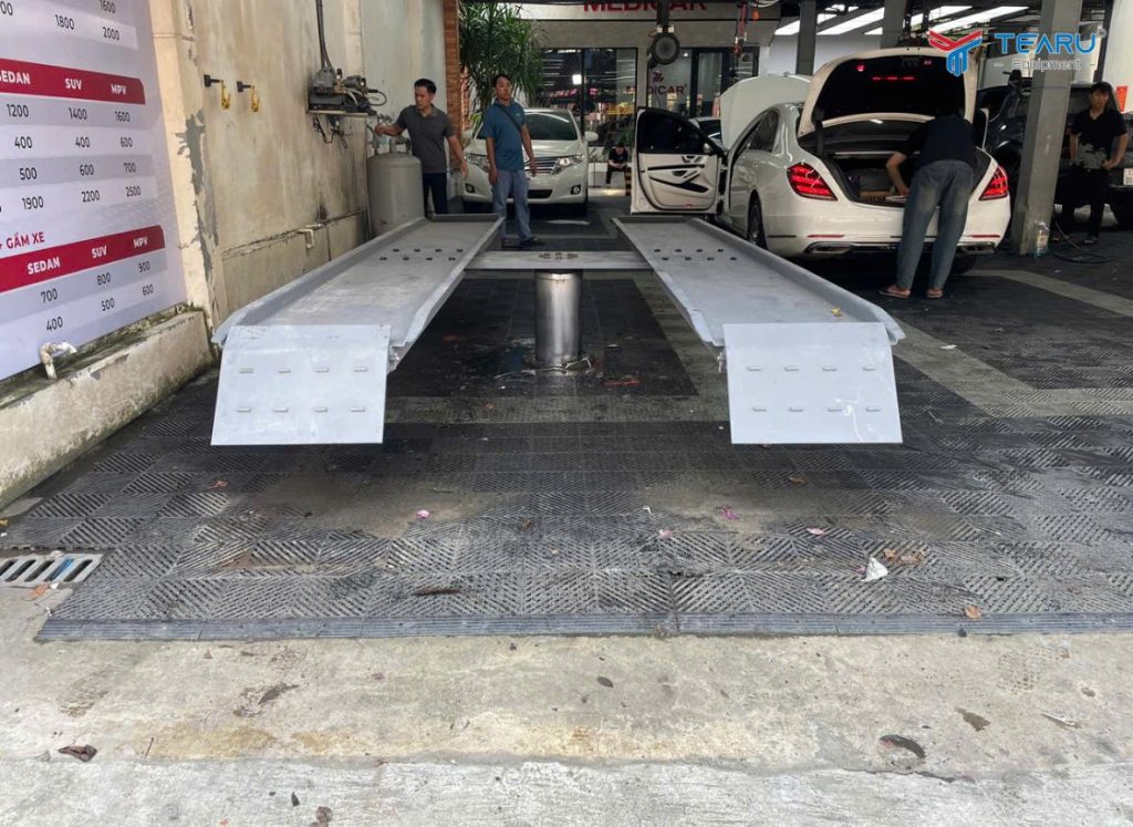 Cầu Nâng Nổi Hay Âm Nền: Nên Chọn Loại Nào Cho Tiệm Rửa Xe? 3 Cầu nâng nổi dễ dàng thi công không cần cắt nền
