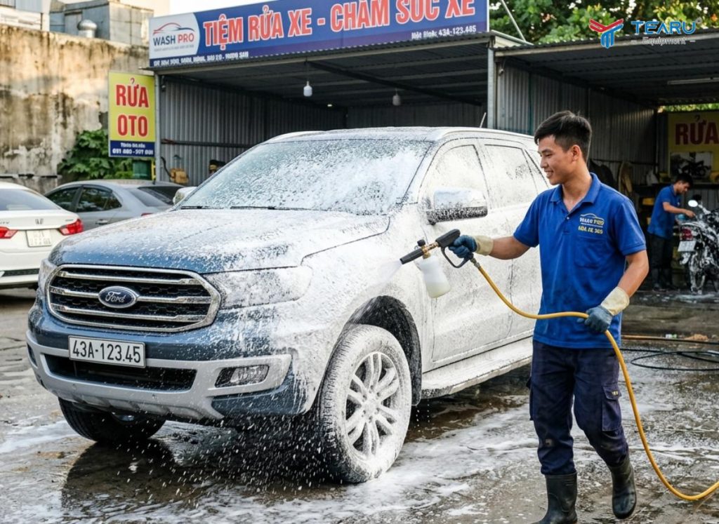 Người Trẻ Học Nghề Rửa Xe: Dễ Kiếm Tiền Hay Chỉ Là Nghề Tạm Thời? 1 Người Trẻ Học Nghề Rửa Xe: Dễ Kiếm Tiền Hay Chỉ Là Nghề Tạm Thời?