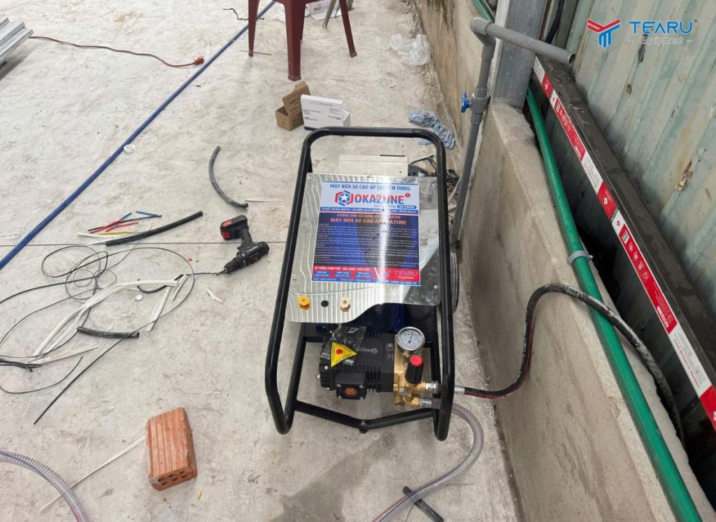 Máy Rửa Xe Cao Áp 220V Loại Nào Được Ưa Chuộng Nhất Hiện Nay? 2 Chọn máy rửa xe cao áp 220V áp lực mạnh, bền bỉ sử dụng liên tục nhiều giờ