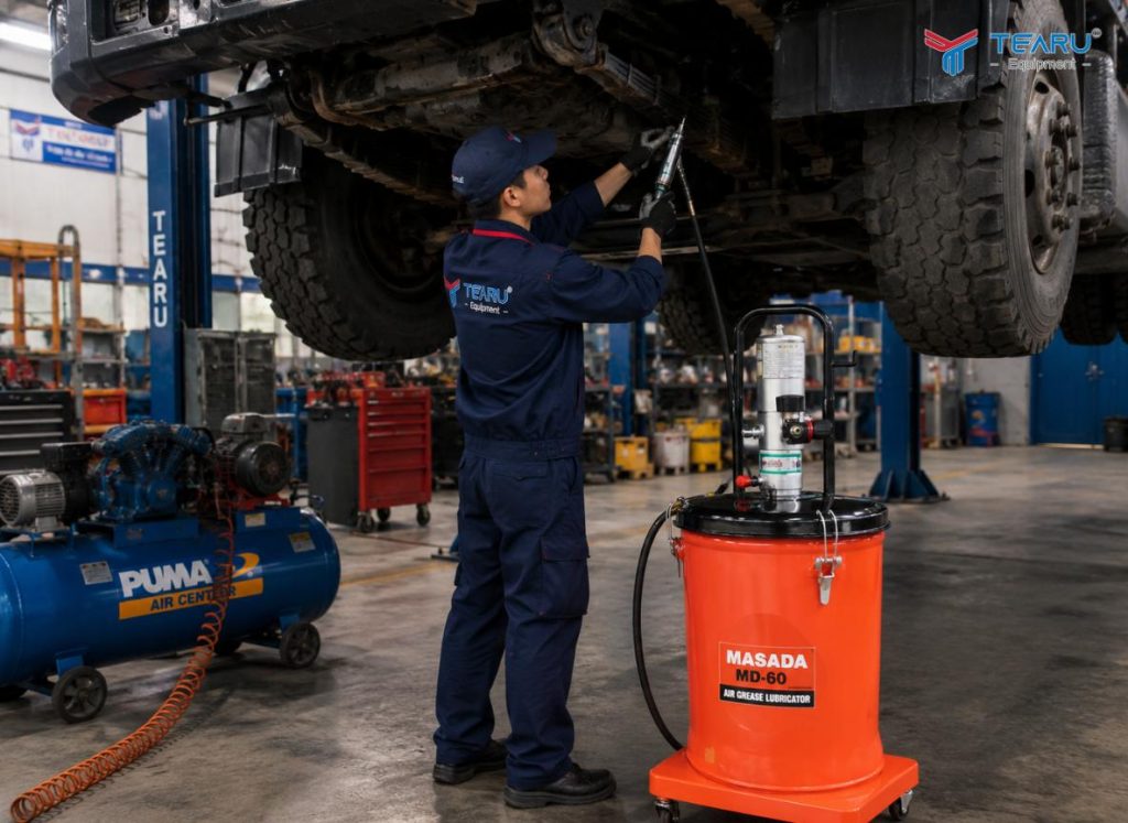 Mô Hình Rửa Xe Tải Kết Hợp Bơm Mỡ Đang Được Ưa Chuộng Hiện Nay 3 Chọn máy bơm mỡ chính hãng