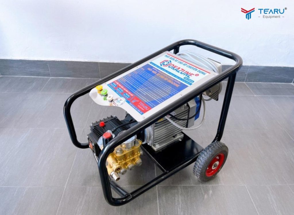 Cách Chọn Máy Rửa Xe Cao Áp Phù Hợp Cho Tiệm Mới Mở 3 Máy rửa xe cao áp Okazune 3.5kw sử dụng điện 220V tiện dụng