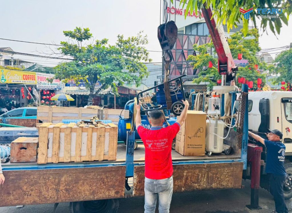 Người Trẻ Học Nghề Rửa Xe: Dễ Kiếm Tiền Hay Chỉ Là Nghề Tạm Thời? 3 Khi ra mở tiệm người trẻ cần chọn đơn vị uy tín như Tearu để được tư vấn Setup trọn gói và hướng dẫn ngay từ đầu